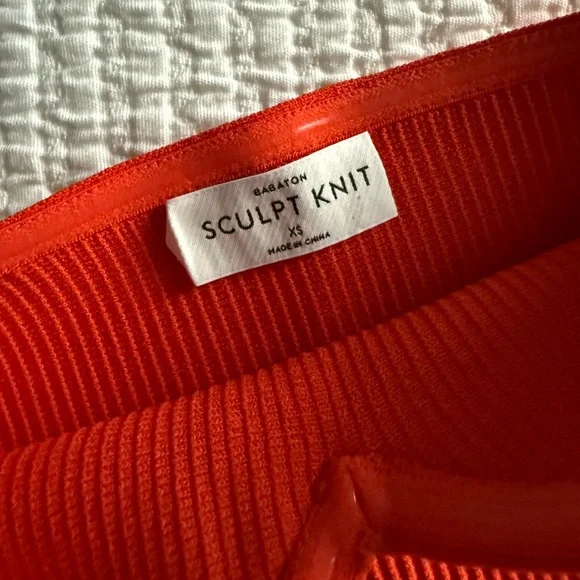 Babaton Sculpt Knit Top - Picture 2 of 2